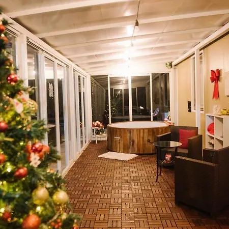 Lory's Nocleg ze śniadaniem *